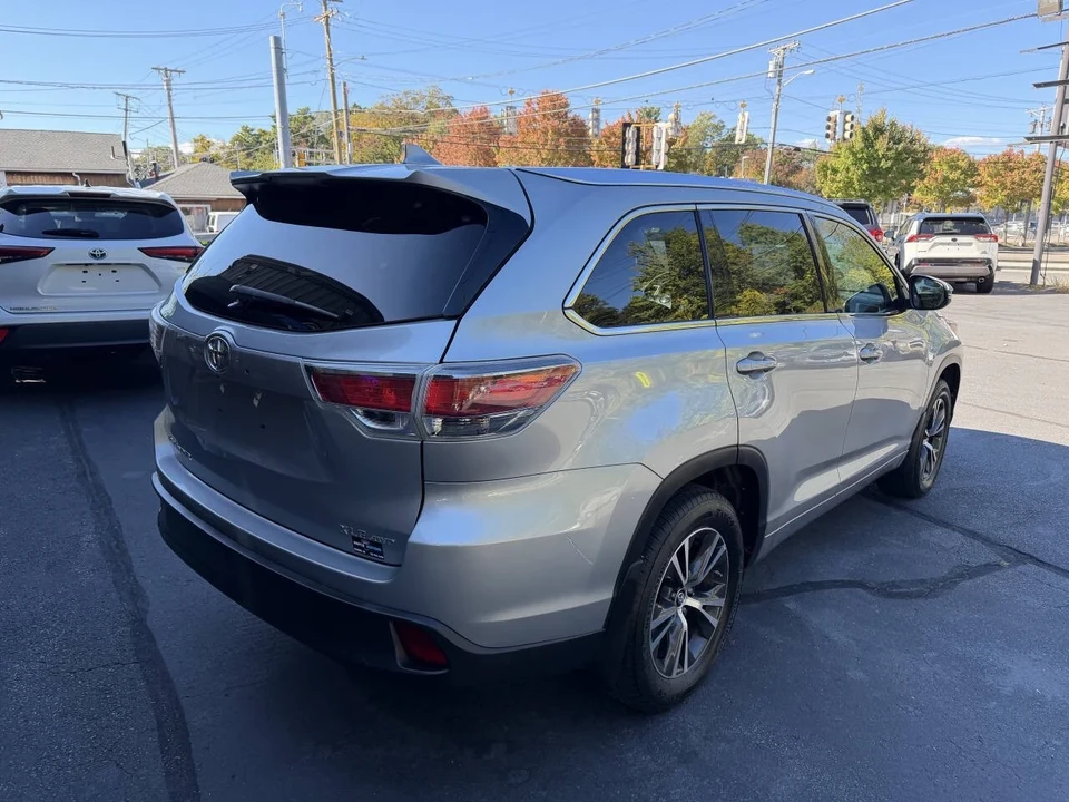2016 Toyota Highlander - Image 14 of 21