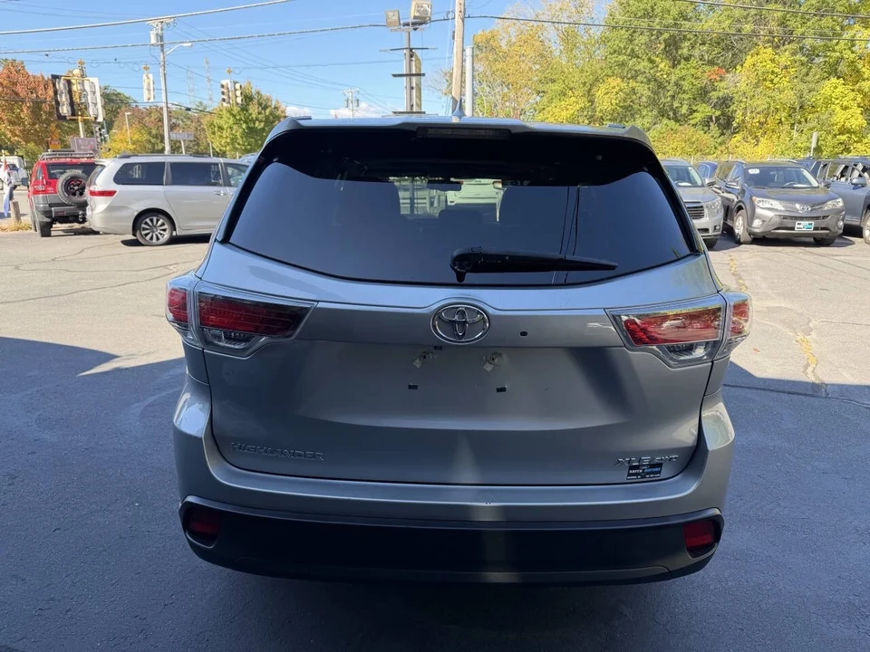 2016 Toyota Highlander - Image 11 of 21