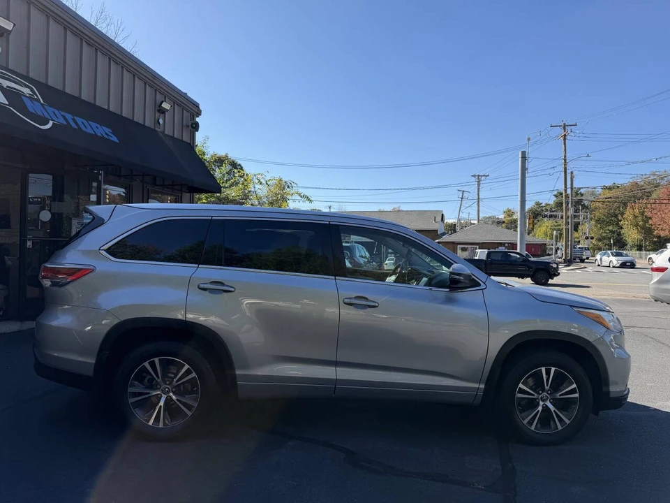 2016 Toyota Highlander - Image 15 of 21