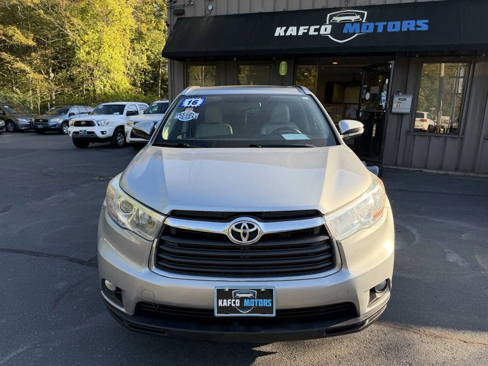 2016 Toyota Highlander - Image 2 of 21