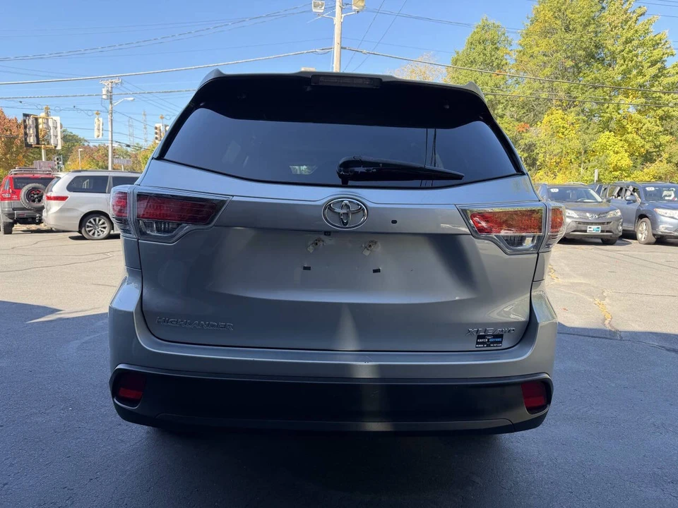 2016 Toyota Highlander - Image 13 of 21