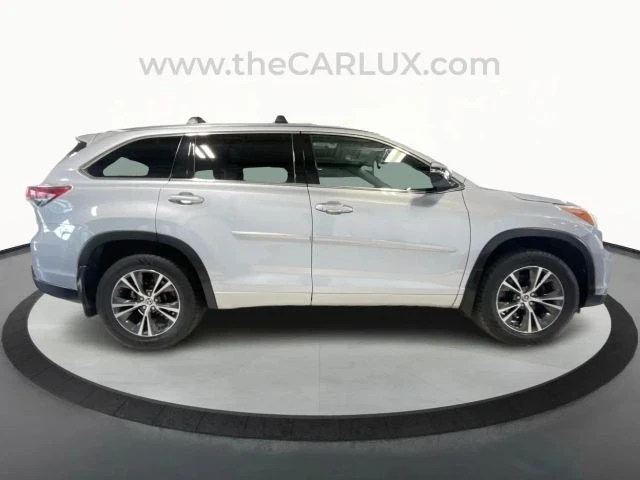 2016 Toyota Highlander - Image 8 of 12