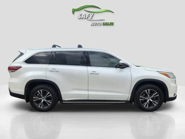2016 Toyota Highlander - Image 8 of 21