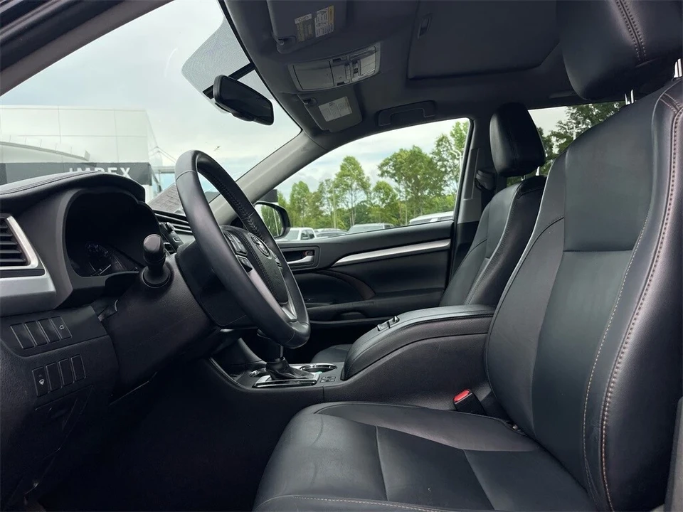 2016 Toyota Highlander - Image 9 of 12