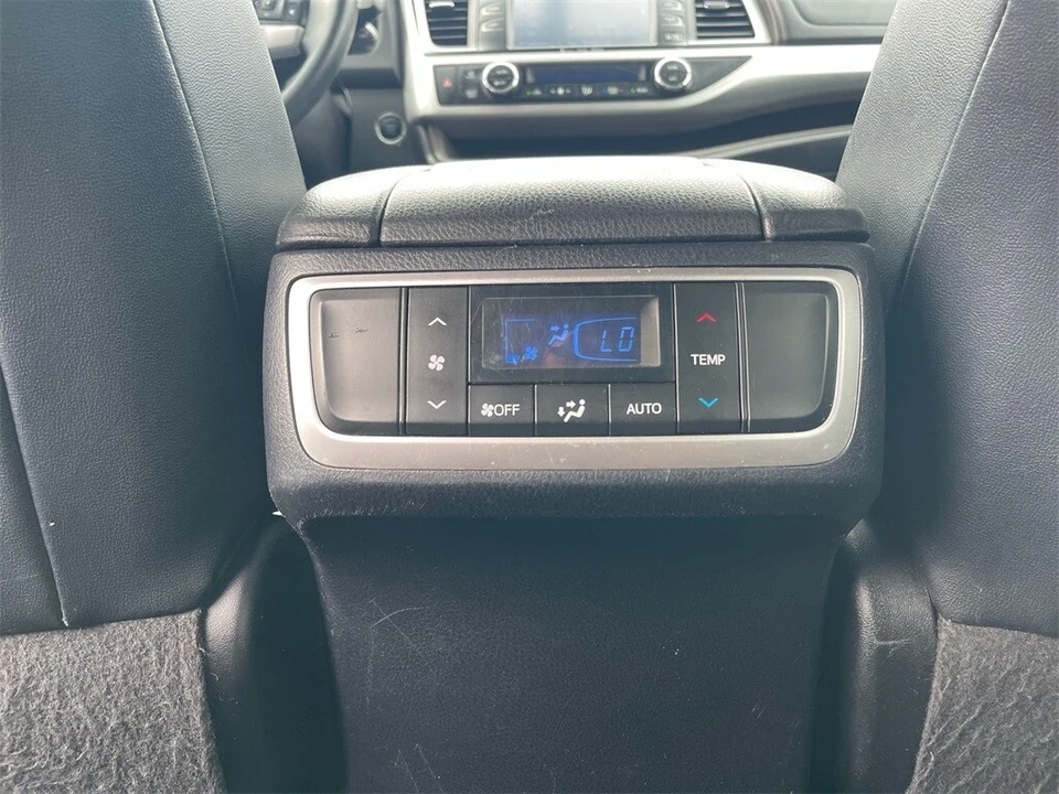 2016 Toyota Highlander - Image 13 of 21