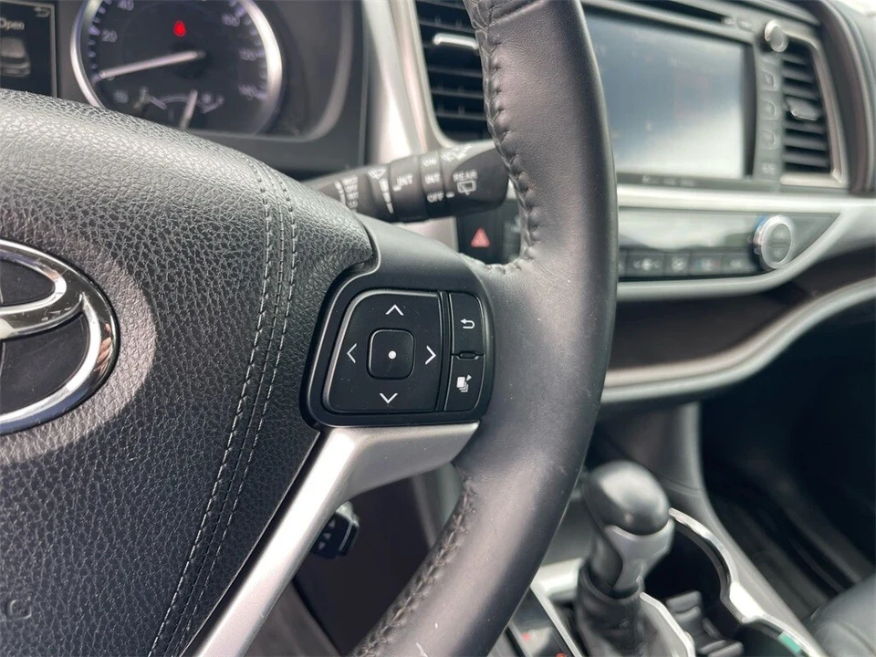 2016 Toyota Highlander - Image 17 of 21