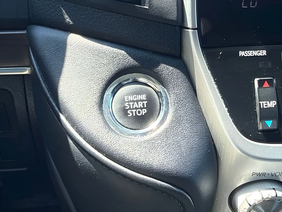 2016 Toyota J200 Land Cruiser - Image 17 of 28