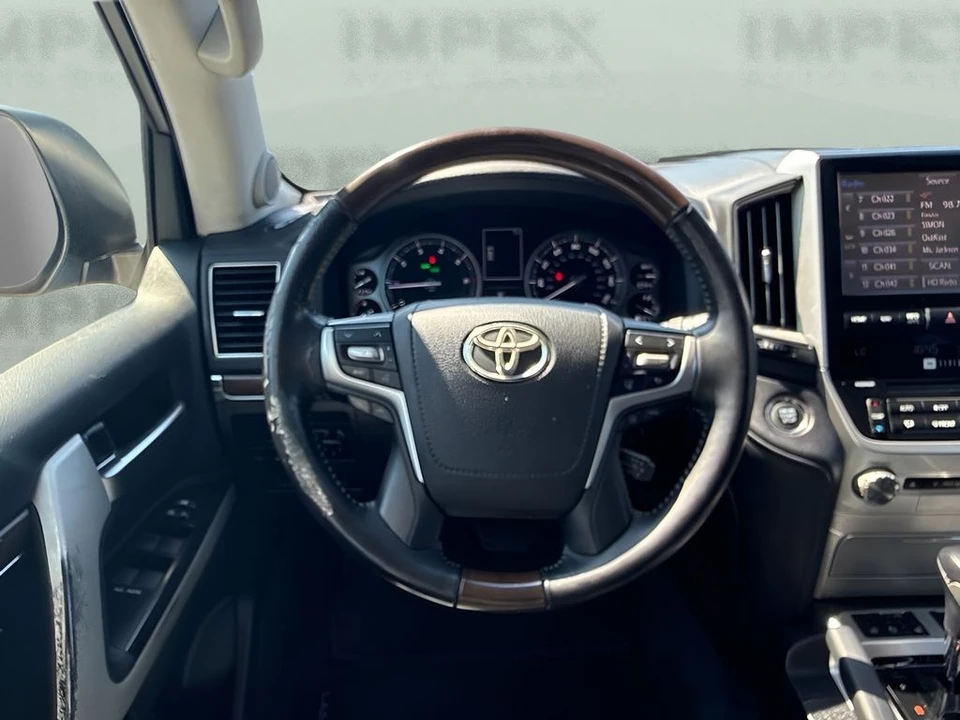 2016 Toyota J200 Land Cruiser - Image 11 of 28