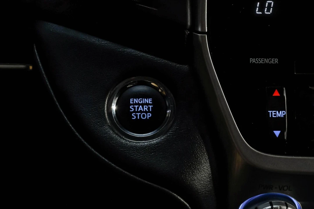 2016 Toyota J200 Land Cruiser - Image 28 of 31
