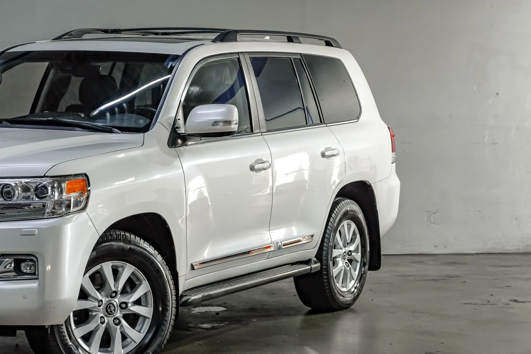 2016 Toyota J200 Land Cruiser - Image 10 of 31