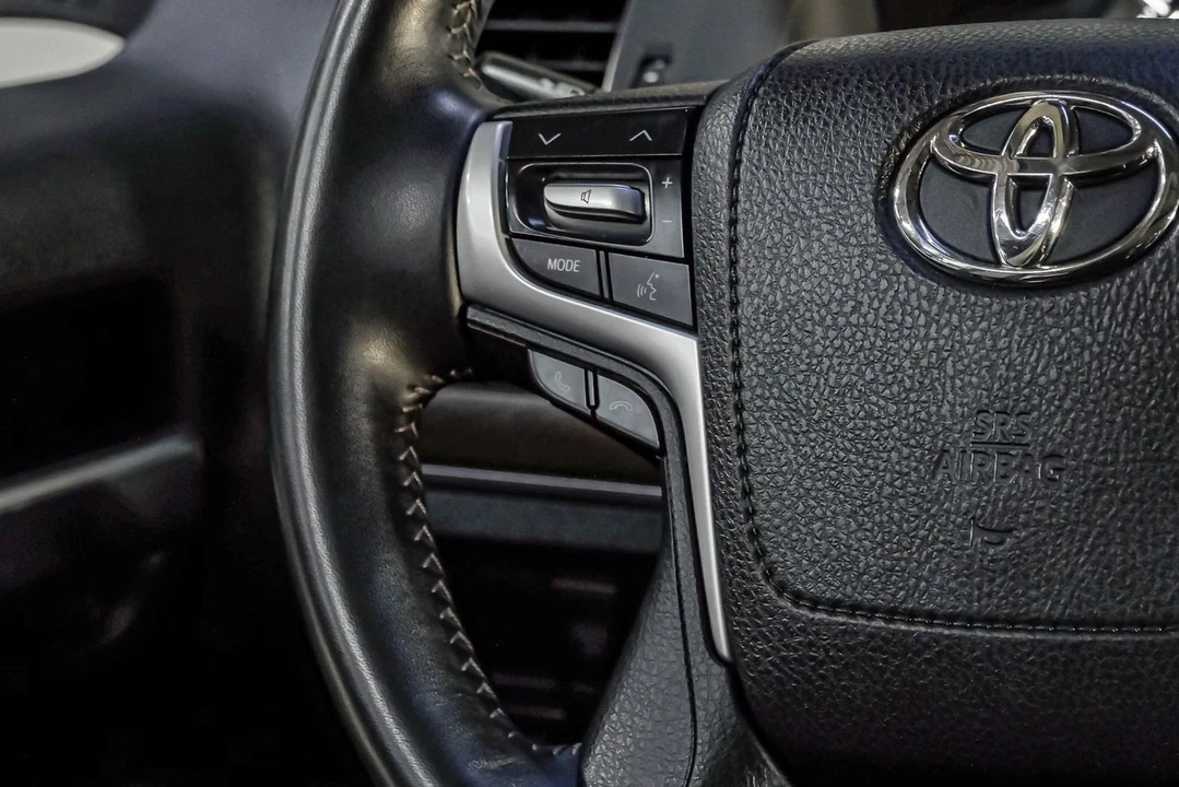 2016 Toyota J200 Land Cruiser - Image 24 of 31