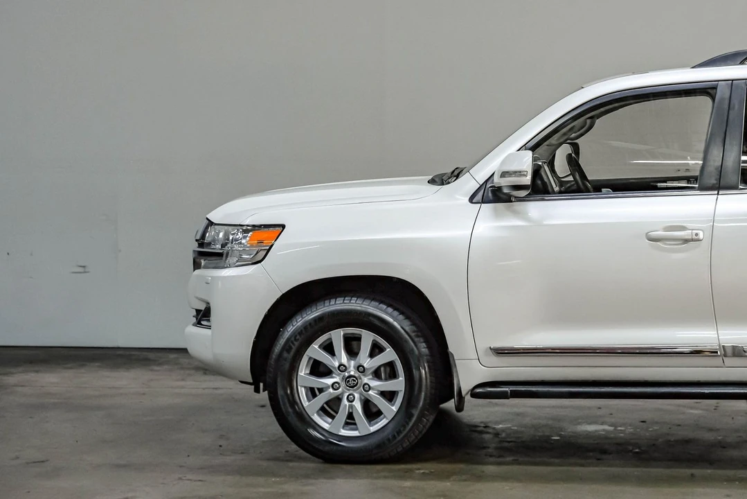 2016 Toyota J200 Land Cruiser - Image 18 of 31