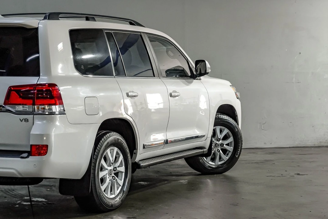 2016 Toyota J200 Land Cruiser - Image 14 of 31