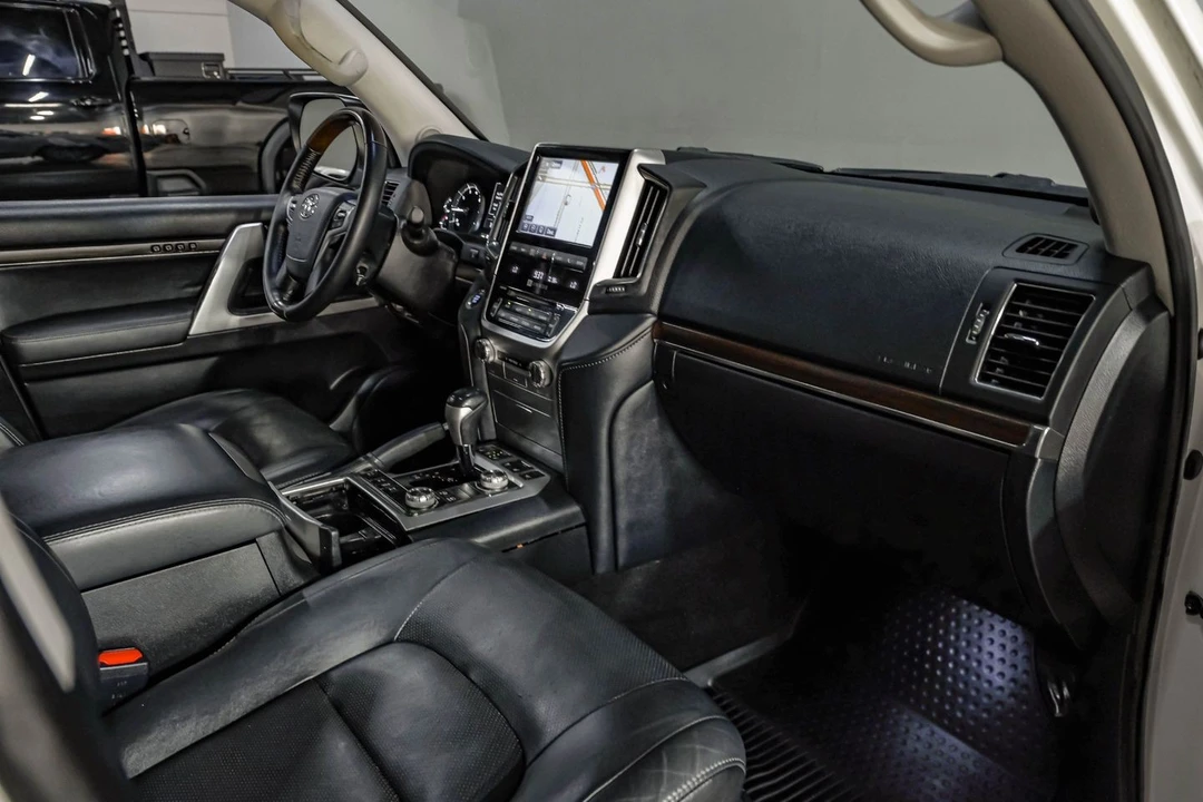 2016 Toyota J200 Land Cruiser - Image 20 of 31