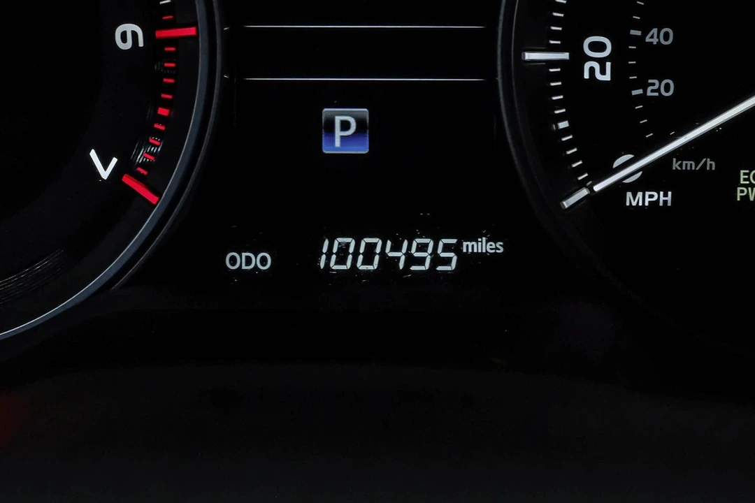 2016 Toyota J200 Land Cruiser - Image 27 of 31
