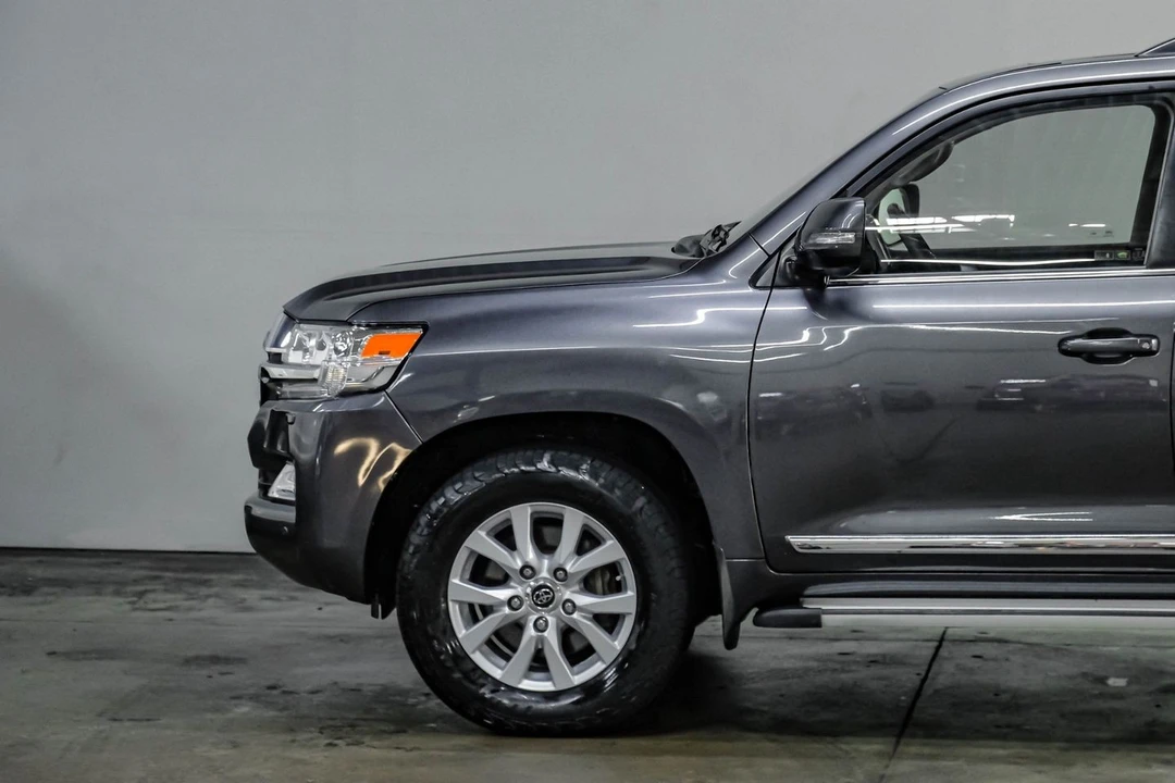 2016 Toyota J200 Land Cruiser - Image 18 of 31