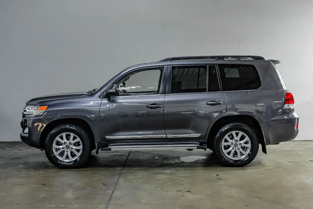 2016 Toyota J200 Land Cruiser - Image 17 of 31