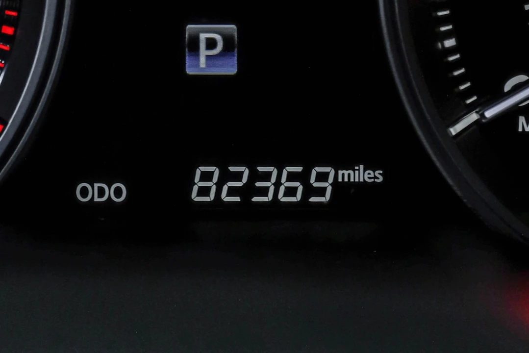2016 Toyota J200 Land Cruiser - Image 27 of 31