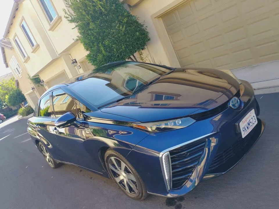 2016 Toyota Mirai - Image 2 of 6