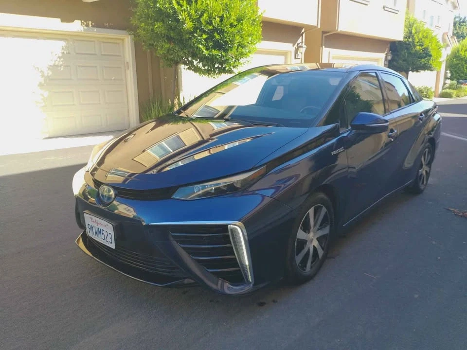 2016 Toyota Mirai - Image 2 of 14