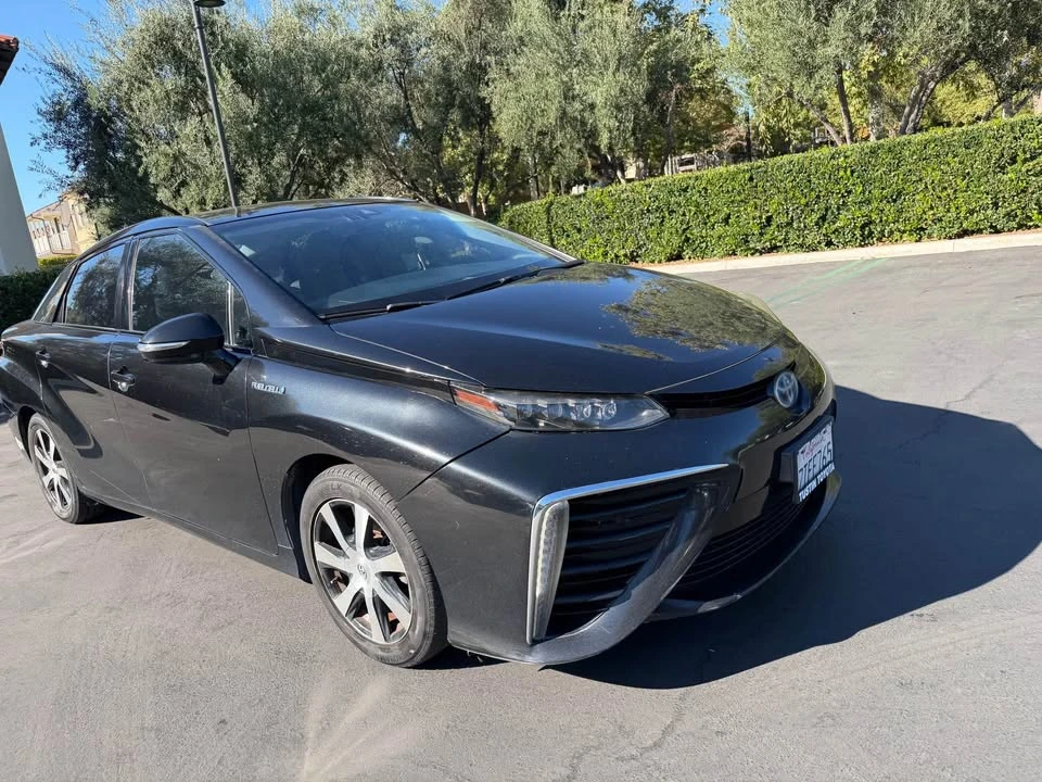 2016 Toyota Mirai - Image 6 of 10