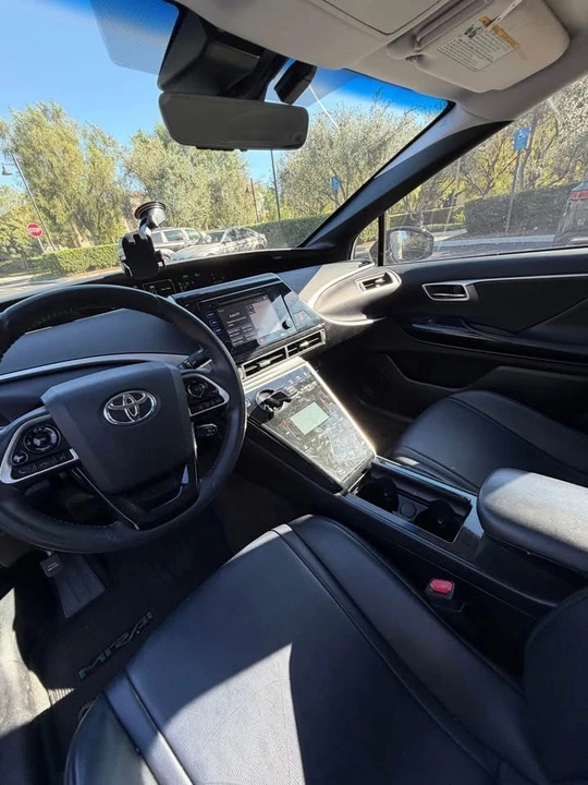 2016 Toyota Mirai - Image 9 of 10