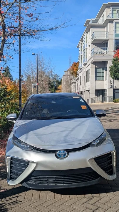 2016 Toyota Mirai - Image 2 of 8