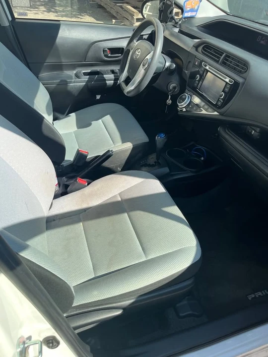 2016 Toyota Prius - Image 9 of 12