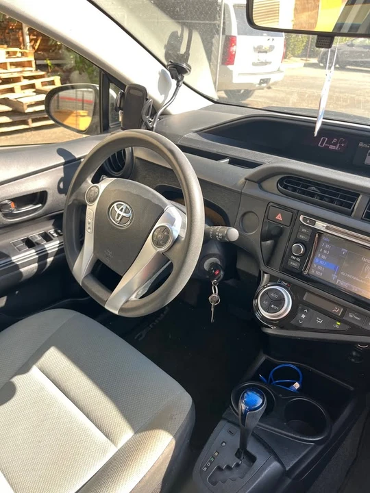 2016 Toyota Prius - Image 11 of 12
