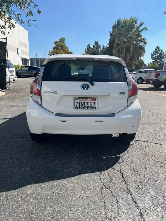 2016 Toyota Prius - Image 6 of 12