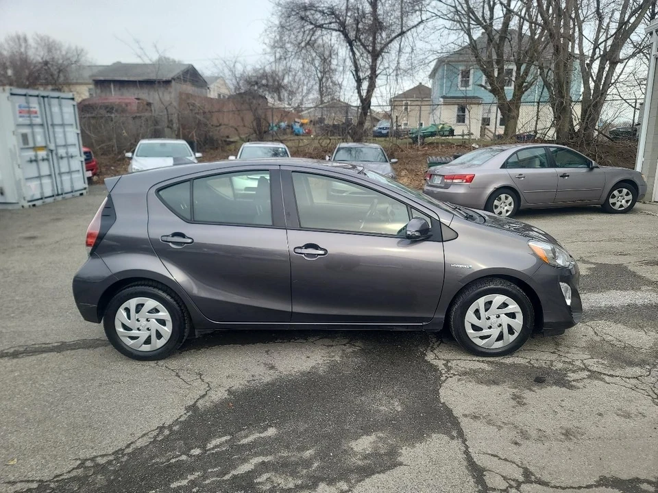 2016 Toyota Prius 4th Gen - Image 8 of 20