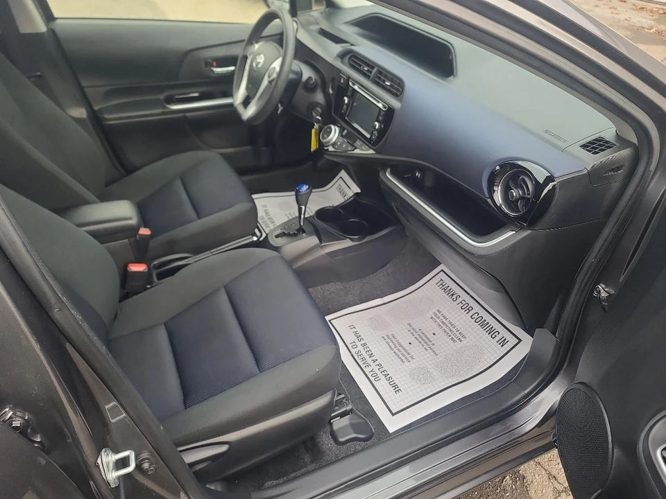 2016 Toyota Prius 4th Gen - Image 14 of 20