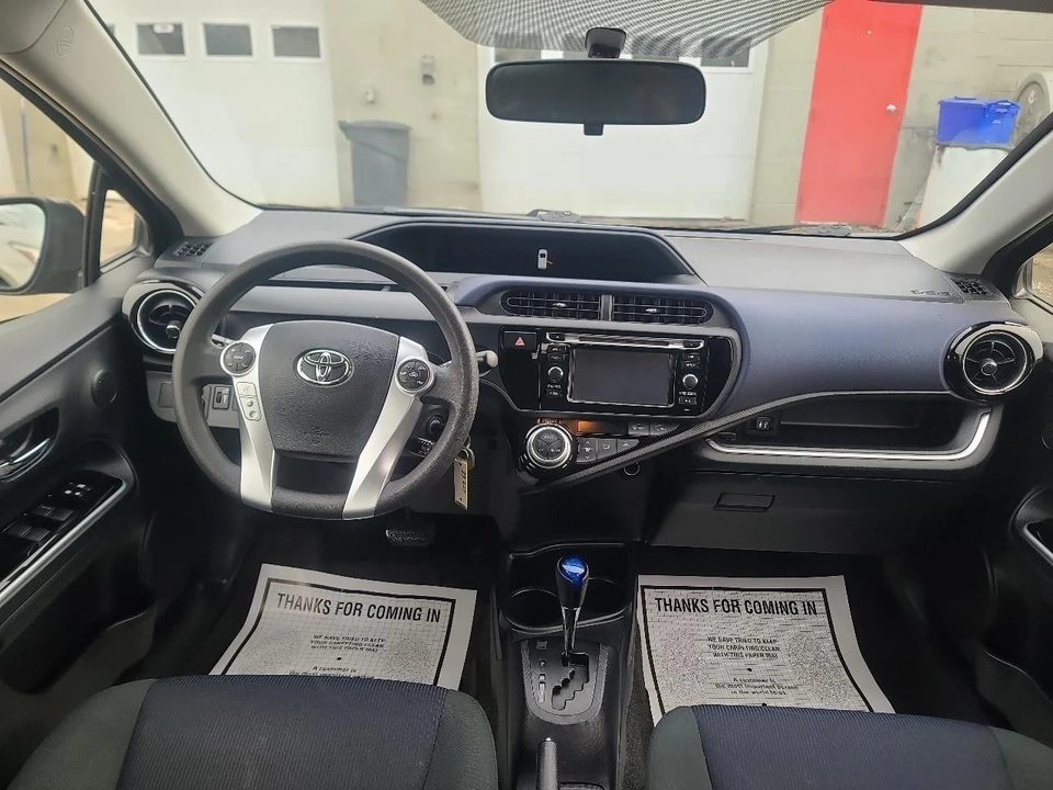 2016 Toyota Prius 4th Gen - Image 17 of 20