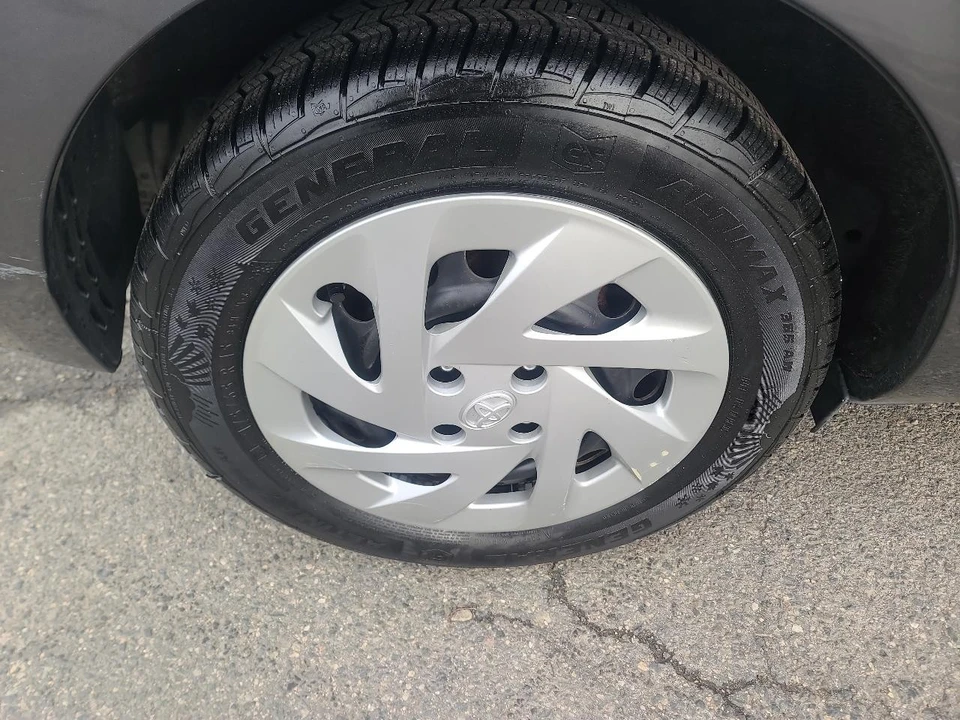 2016 Toyota Prius 4th Gen - Image 18 of 20