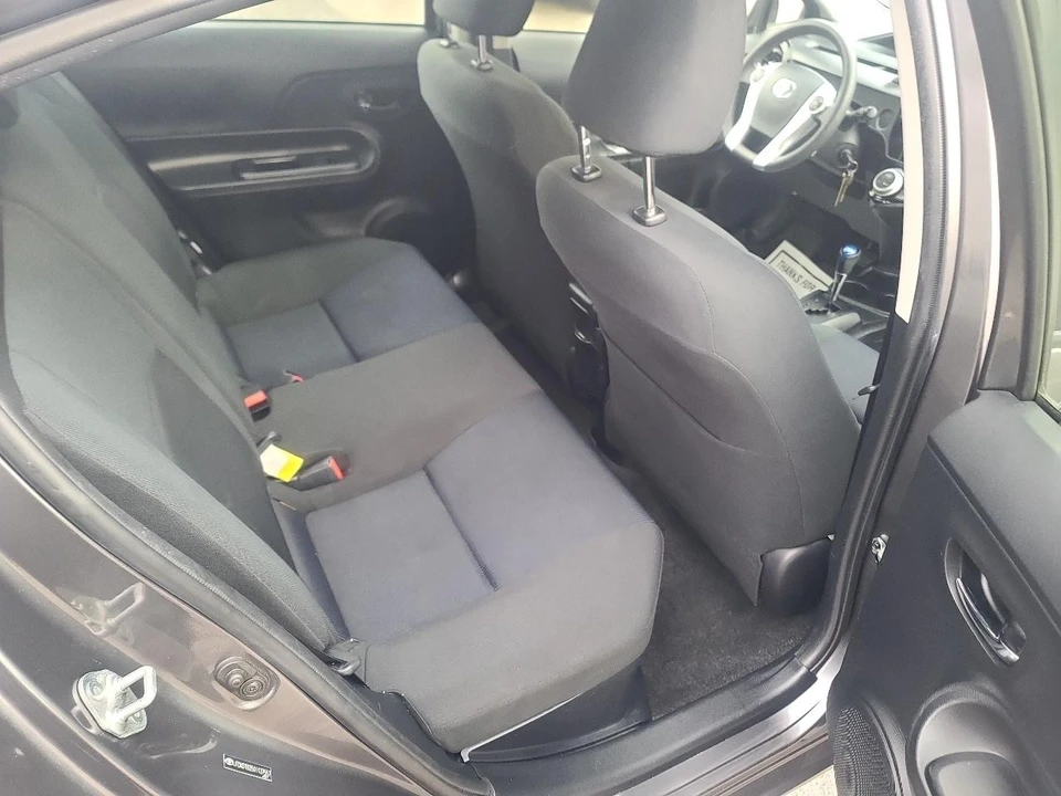 2016 Toyota Prius 4th Gen - Image 13 of 20