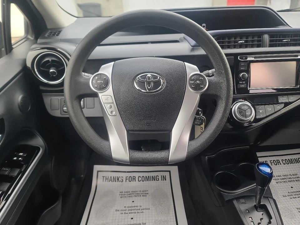 2016 Toyota Prius 4th Gen - Image 15 of 20