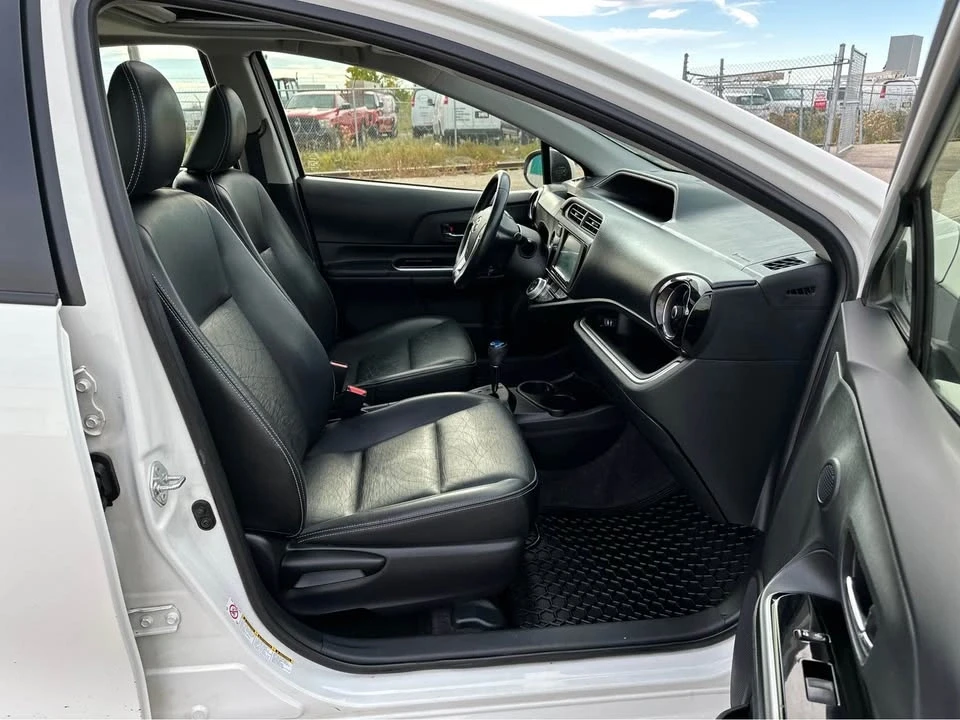 2016 Toyota Prius - Image 13 of 20