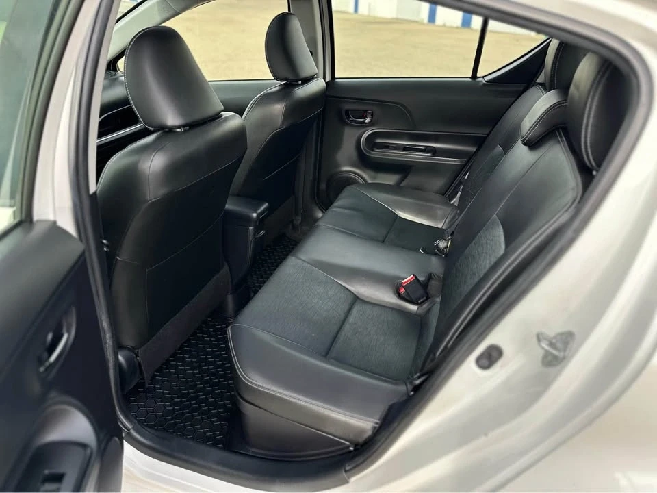 2016 Toyota Prius - Image 11 of 20