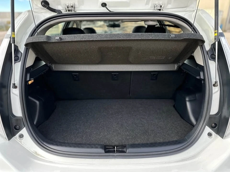 2016 Toyota Prius - Image 10 of 20