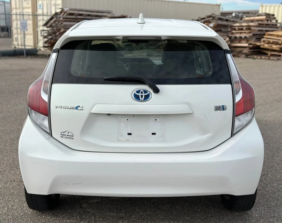 2016 Toyota Prius - Image 8 of 20