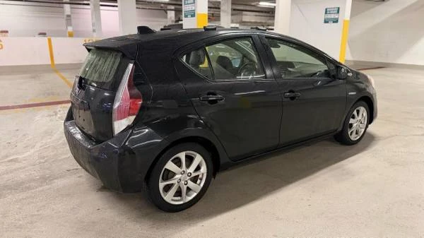 2016 Toyota Prius - Image 2 of 10