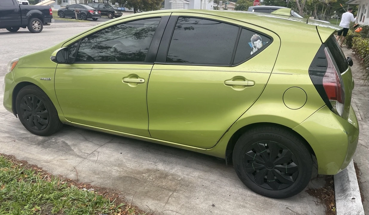 2016 Toyota Prius - Image 3 of 17