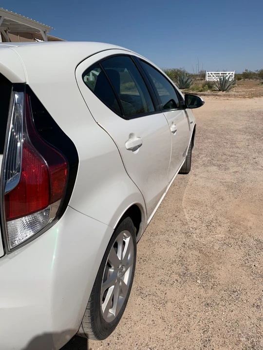 2016 Toyota Prius - Image 8 of 18