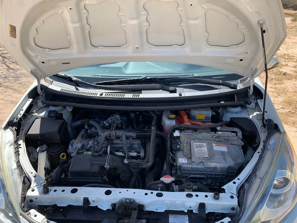 2016 Toyota Prius - Image 3 of 18