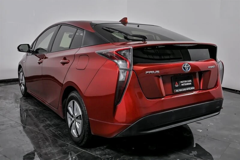 2016 Toyota Prius 4th Gen - Image 8 of 21