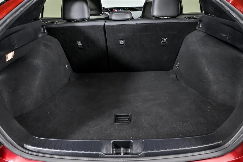 2016 Toyota Prius 4th Gen - Image 13 of 21