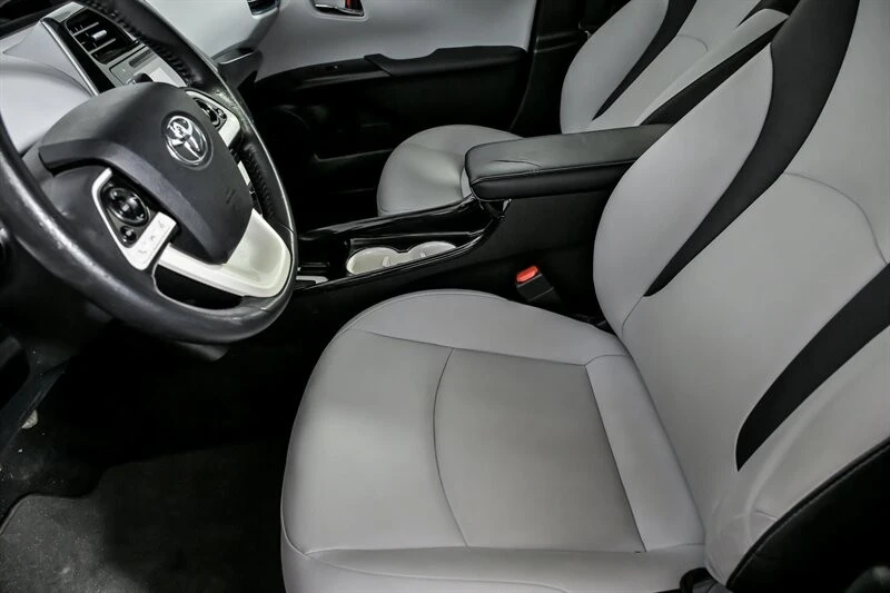 2016 Toyota Prius 4th Gen - Image 17 of 21
