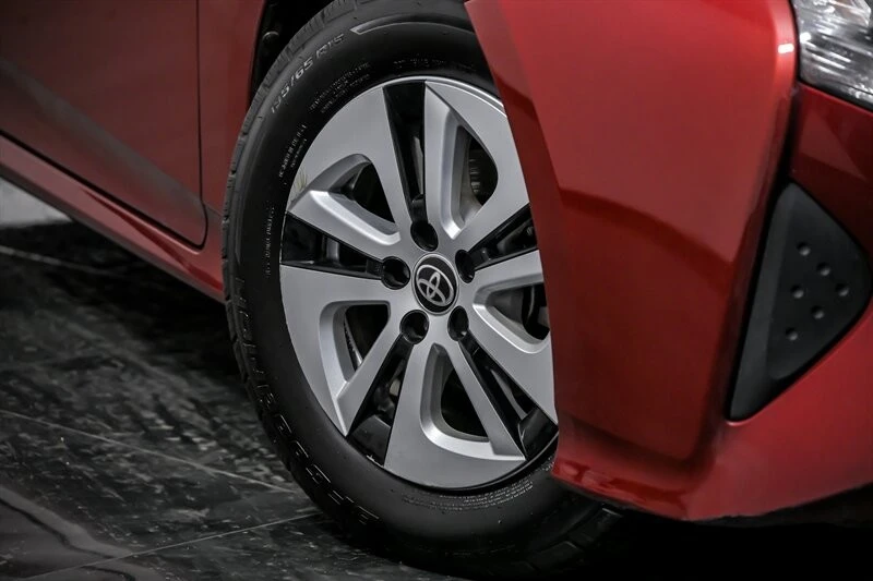 2016 Toyota Prius 4th Gen - Image 3 of 21