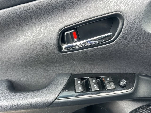 2016 Toyota Prius 4th Gen - Image 5 of 11