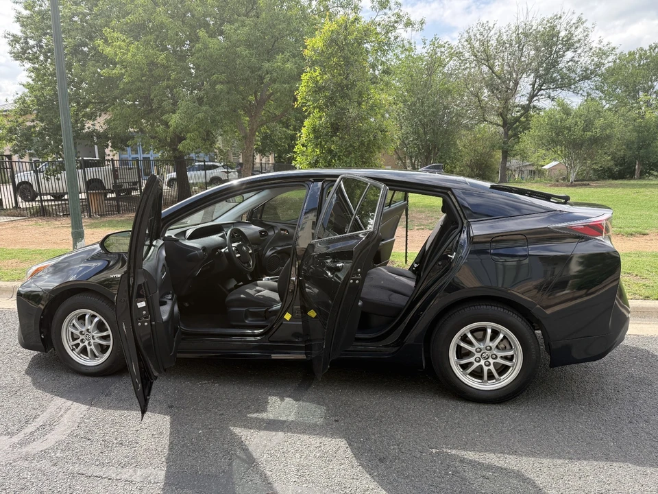 2016 Toyota Prius 4th Gen - Image 11 of 13